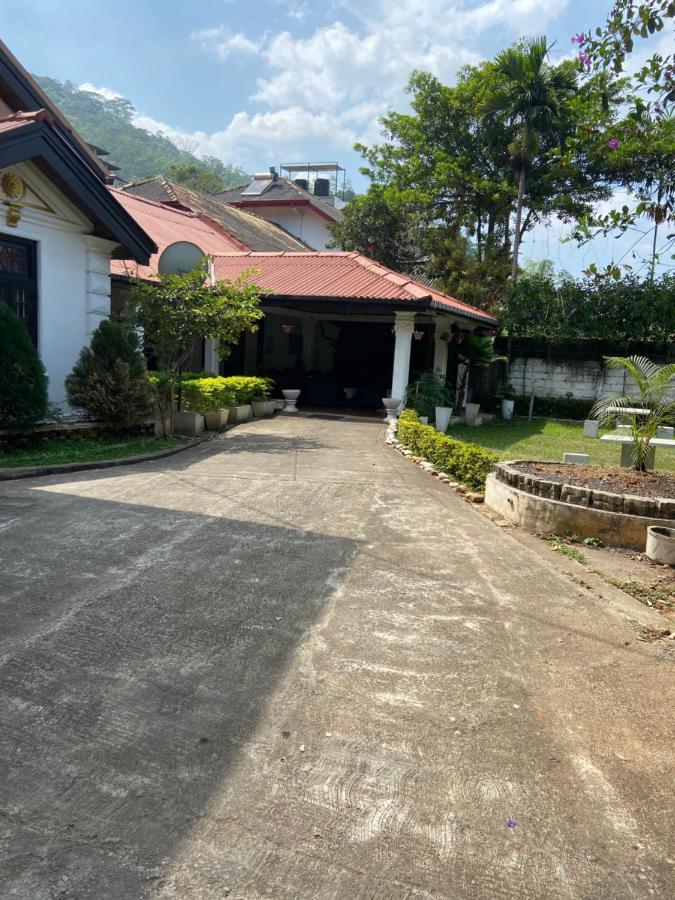 Kandy Garden Villa Exteriör bild